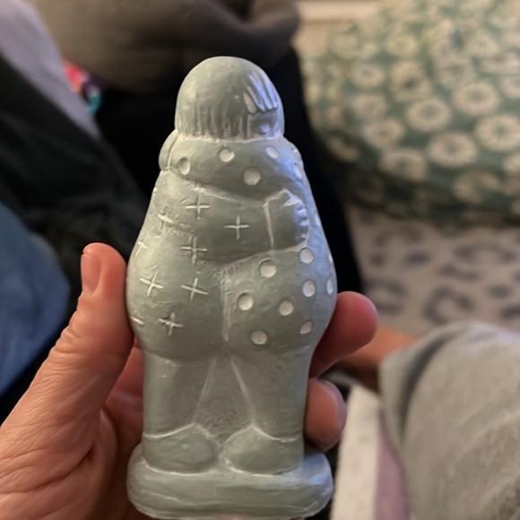 Isabel bloom signed hugging Eskimo children figurine - Picture 3 of 5